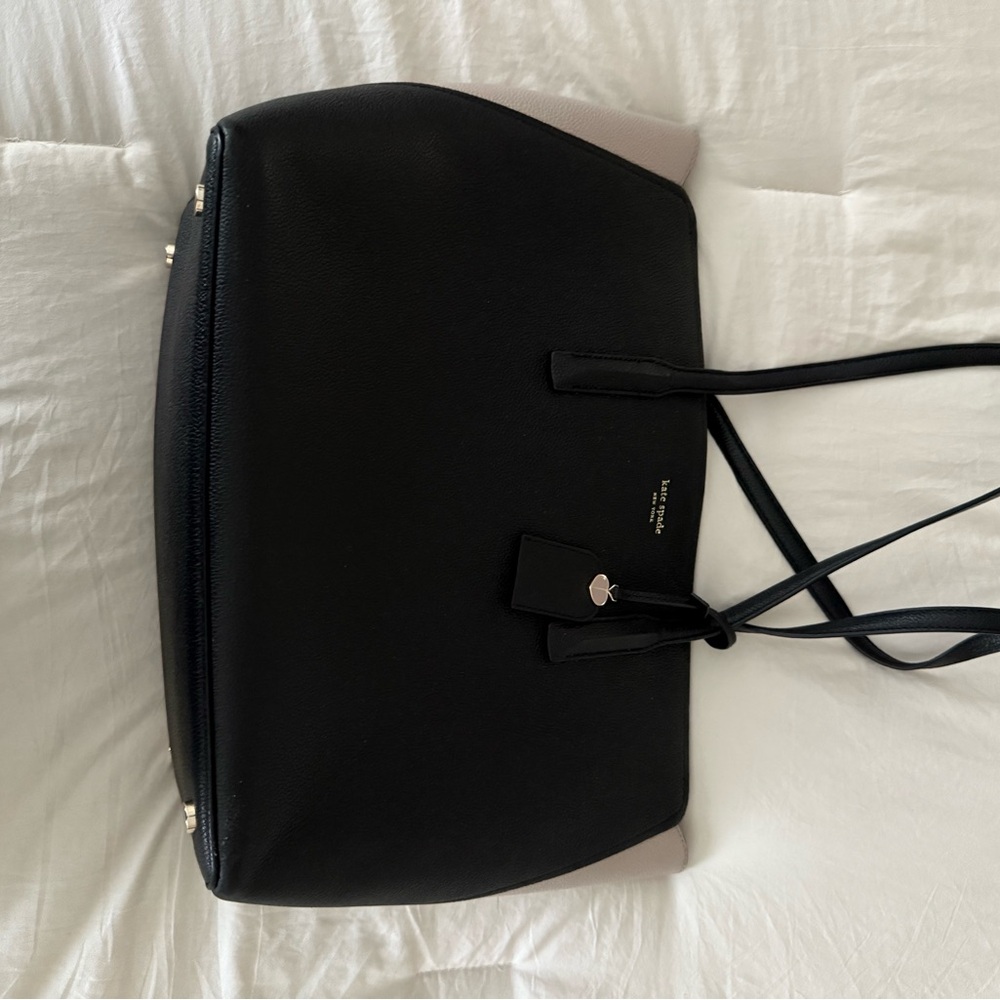 Kate Spade Black and Cream Tote Bag with Structured Design